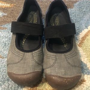 Women’s Keen shoes size 8.5